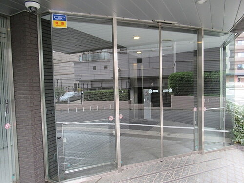 エントランス　清潔なエントランスです