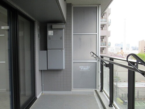 バルコニー　広々としたバルコニーです