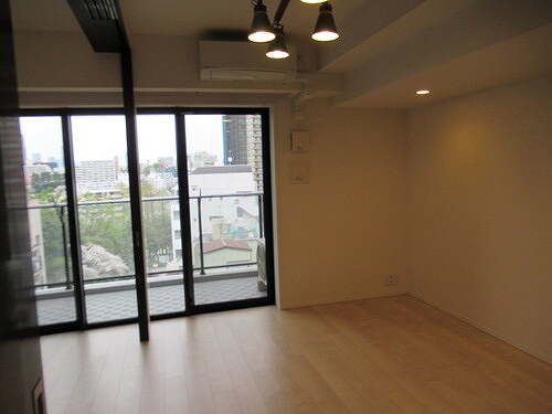 居室・リビング　ゆったり過ごせる居間です