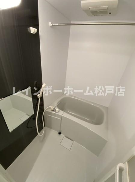 バス・シャワールーム　お風呂です