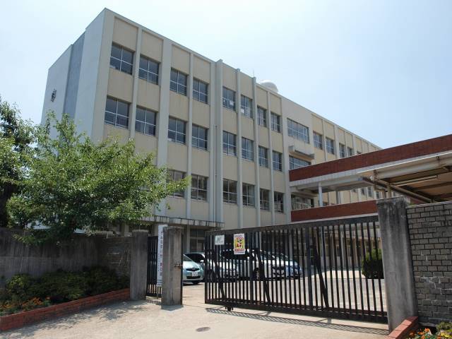 小学校　高松市立太田南小学校（小学校）まで217m