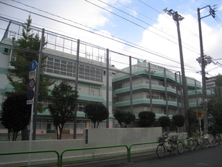 小学校　台東区立松葉小学校（小学校）まで325m