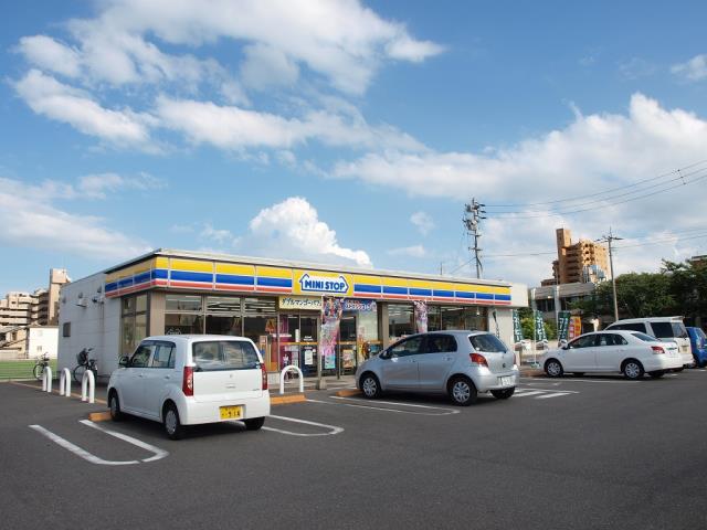 コンビニ　ミニストップ（コンビニ）まで845m