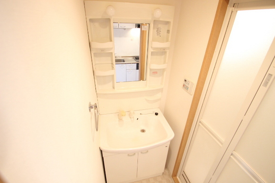 洗面設備　※別部屋の写真です