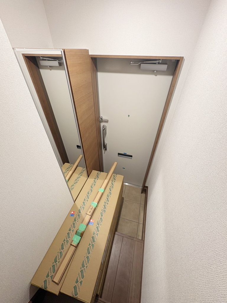 玄関　バルコニー