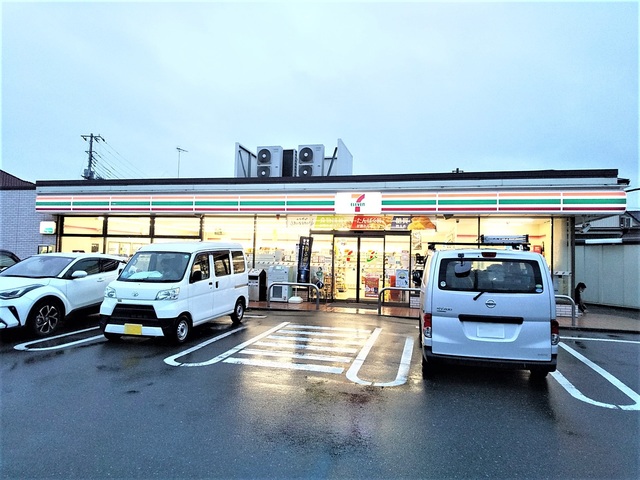 コンビニ　セブンイレブン　朝霞岡３丁目店（コンビニ）まで400m