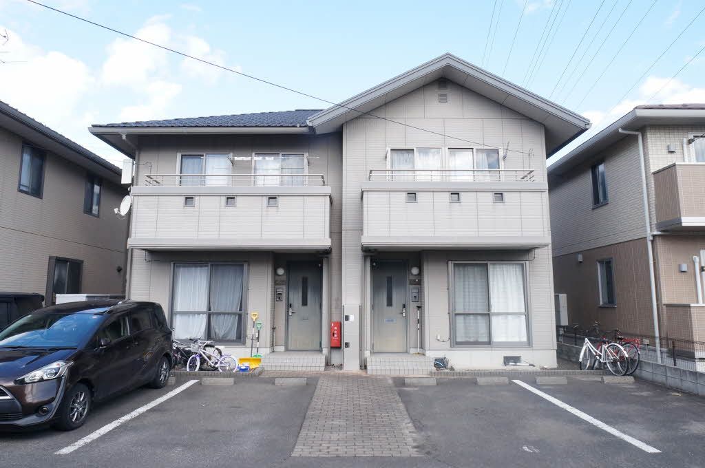 建物外観　駐車場