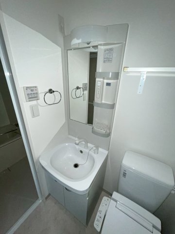 洗面設備　脱衣スペースもあります