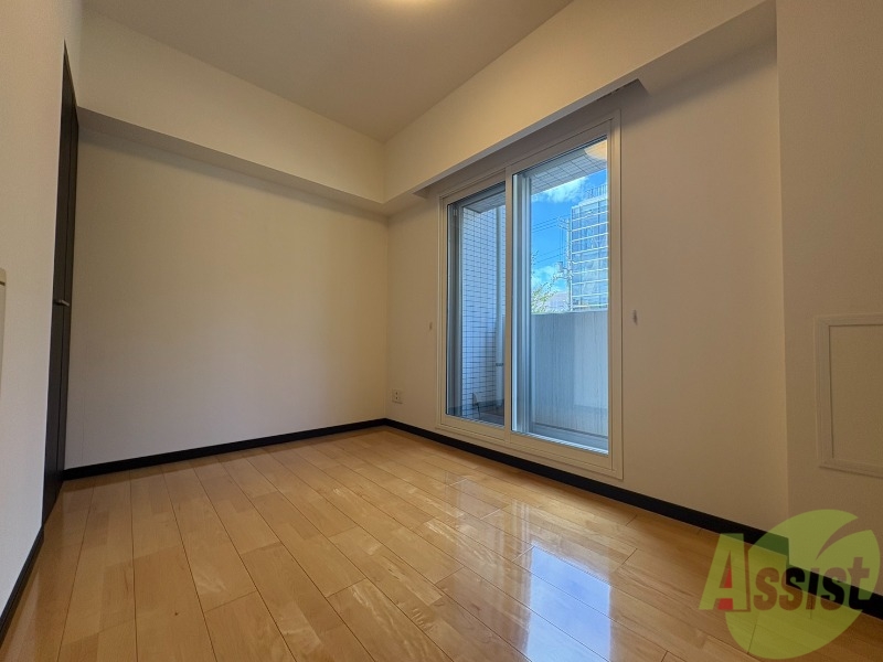 その他部屋・スペース　こちらのお部屋は光が差し込む、温かみのあるお部屋です。