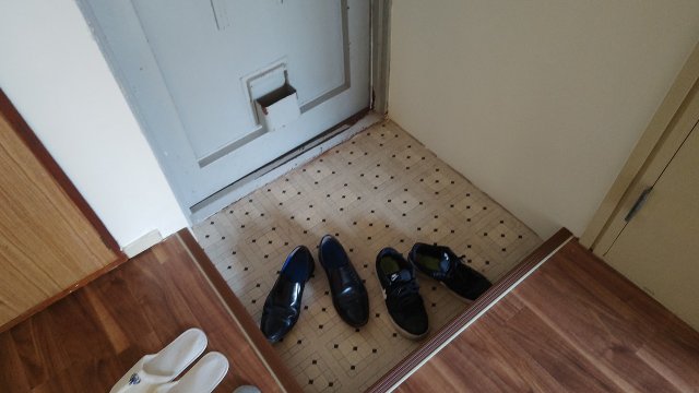 大蔵谷住宅の玄関写真