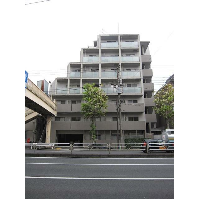 建物外観　鉄筋コンクリート造のがっちりとした建物。