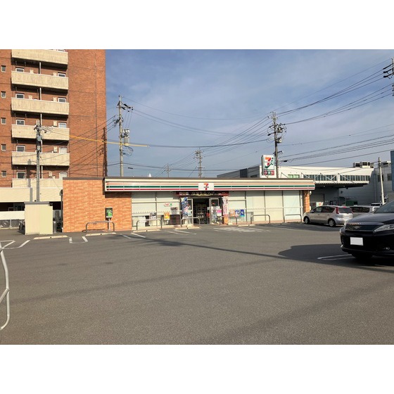 コンビニ　セブンイレブン長野中御所３丁目店（コンビニ）まで580m