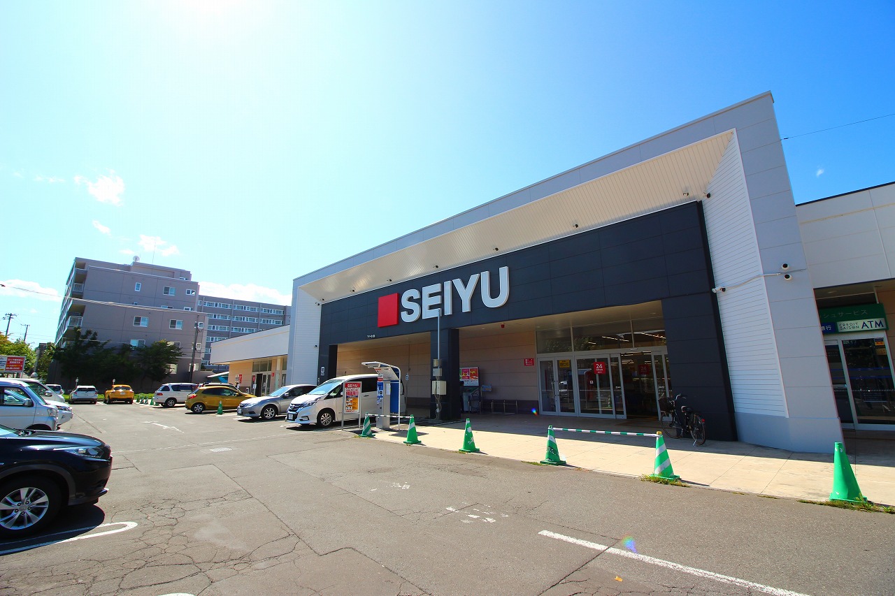 スーパー　西友福住店（スーパー）まで381m
