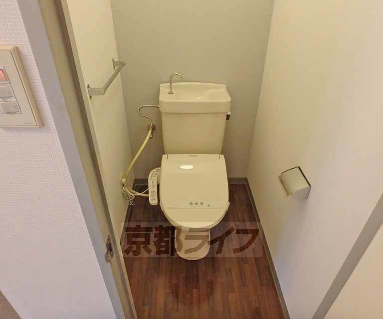 トイレ　清潔感のあるトイレです
