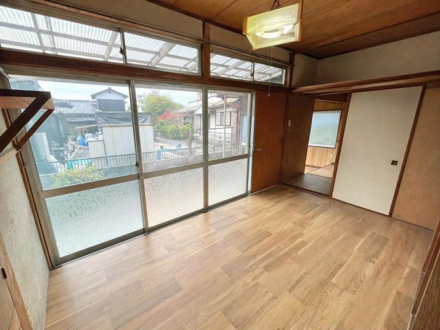 眺望　広々した縁側、リフォーム済み