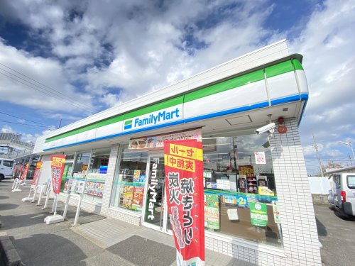 コンビニ　ファミリーマート稲沢長束店（コンビニ）まで665m