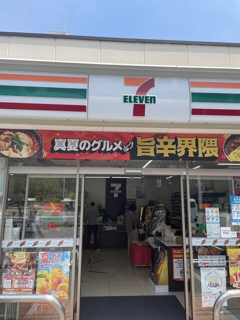 コンビニ　セブンイレブン 大阪京町堀3丁目店（コンビニ）まで85m