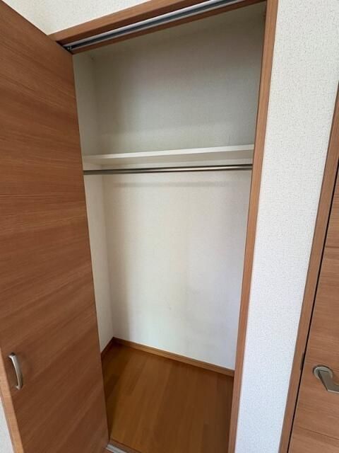 収納　パイプハンガー付き☆畳まず衣類を掛けることができます♪