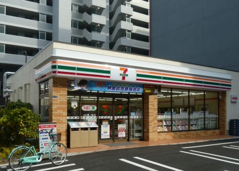 コンビニ　セブンイレブン港区汐彩橋店（コンビニ）まで98m