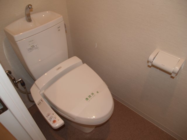 トイレ　同物件室内の参考写真になります※現況優先
