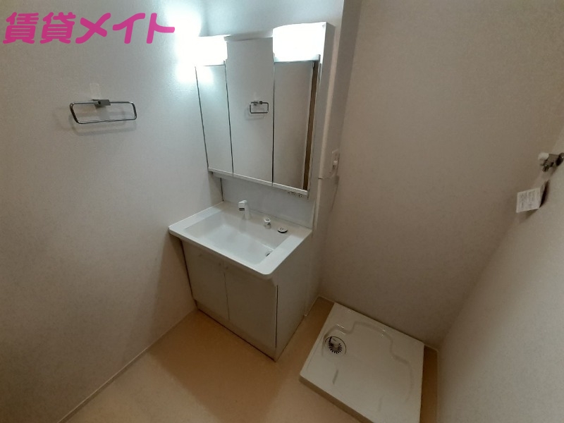洗面設備　同型タイプの写真です