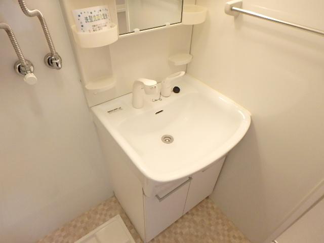 洗面設備　洗髪洗面化粧台です