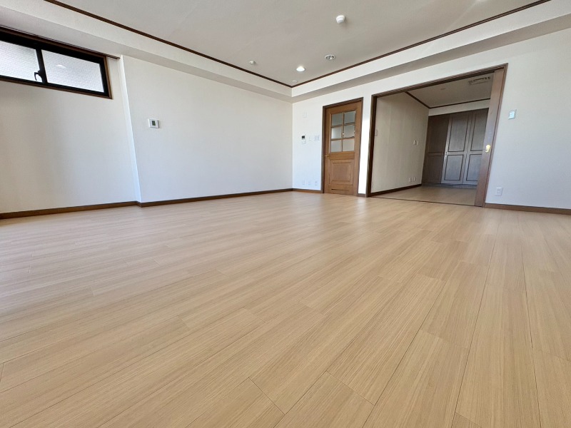 その他部屋・スペース　バルコニー側から見たお部屋♪