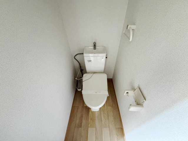 トイレ　※同じ間取りの別部屋のお写真です※