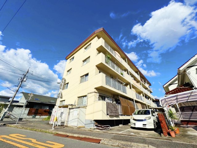 建物外観　※同じ間取りの別部屋のお写真です※