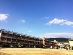 中学校　東大阪市立義務教育学校池島学園中学部（中学校）まで898m