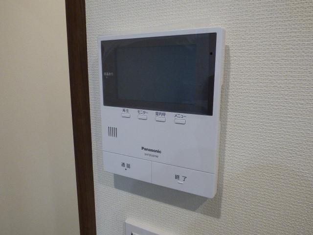 セキュリティ　来訪者が確認できる女性に安心の「TVモニターホン」