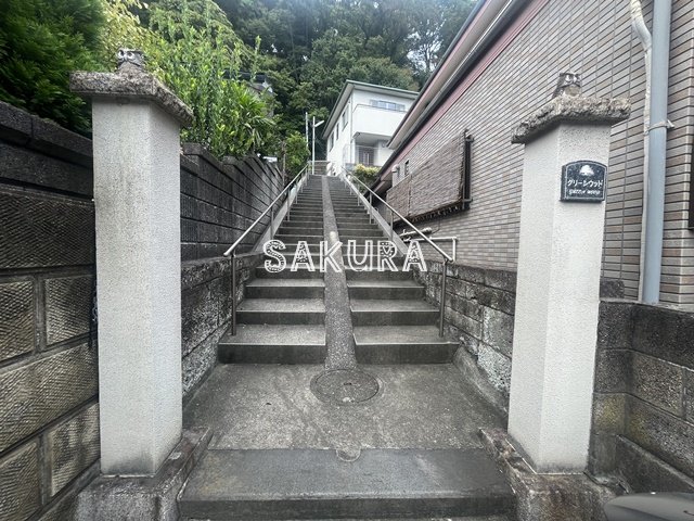 エントランス　お洒落な建物デザイン♪