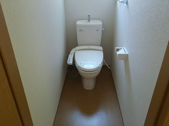 トイレ　嬉しい温水洗浄便座♪