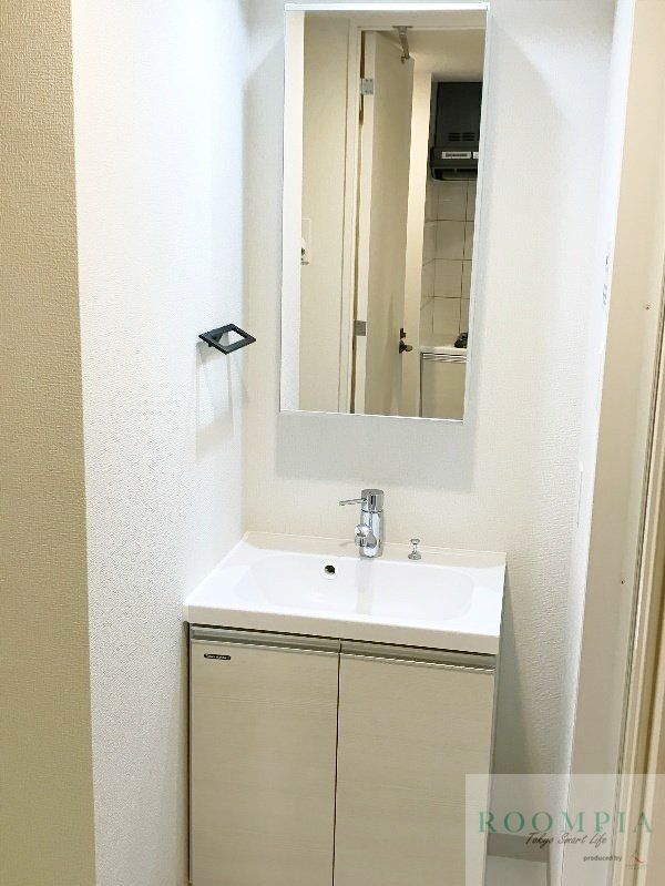 洗面設備　※同タイプの別のお部屋です。