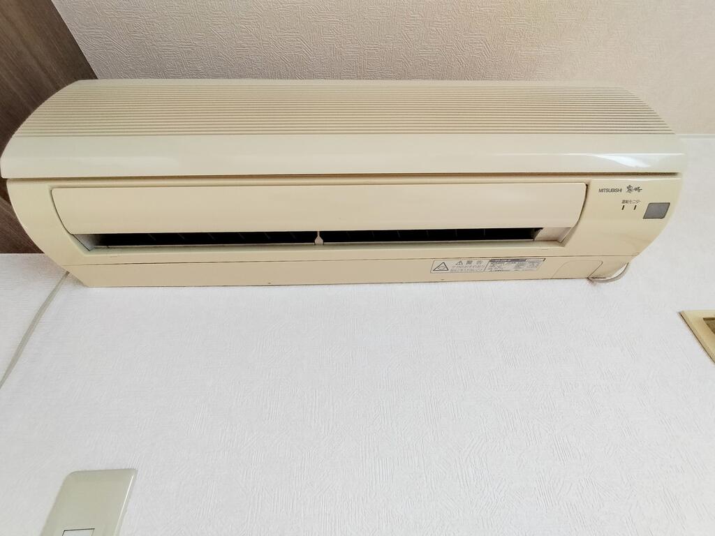 その他設備　夏もカラッと快適♪エアコン付きです！