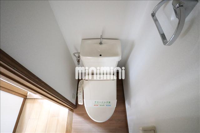 トイレ　温水洗浄便座付きのトイレです