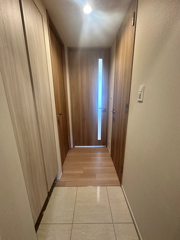 玄関　※601号室写真