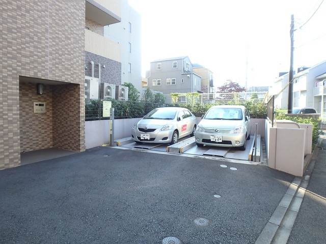 駐車場　機械式駐車場（サイズ・空き状況要確認）