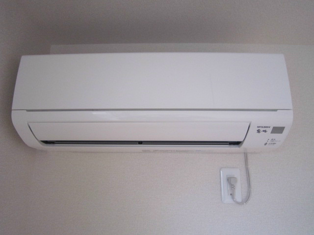 その他設備　エアコン完備。別部屋参考写真。
