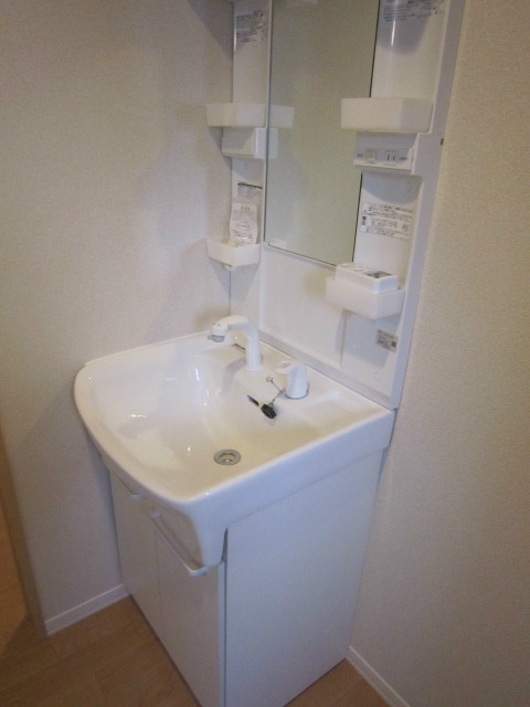 洗面設備　シャンプードレッサー。別部屋参考写真。