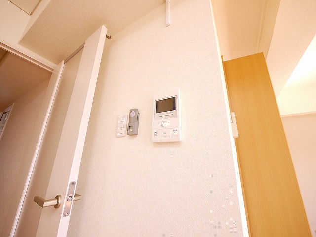セキュリティ　モニター付きインターホンです