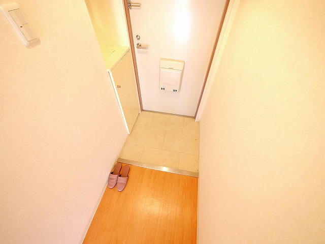 玄関　収納もある玄関です