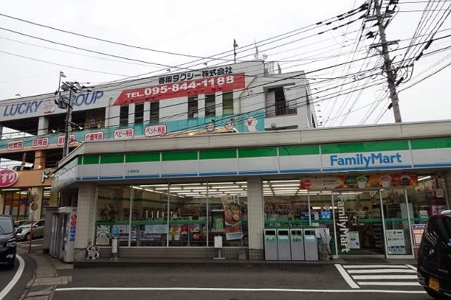 コンビニ　ファミリーマート三芳町店（コンビニ）まで309m