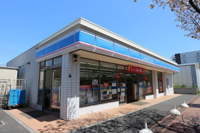 コンビニ　ローソン都筑大丸店（コンビニ）まで181m