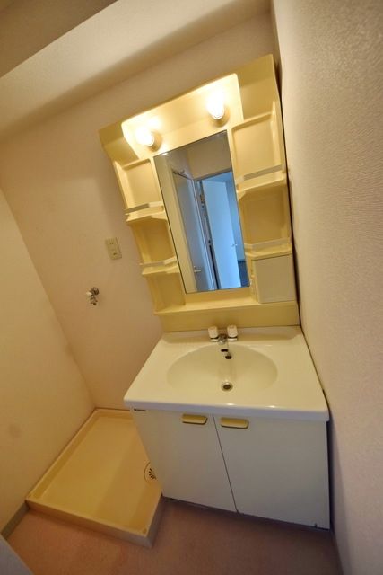 洗面設備　★独立洗面台付き★※別部屋のお写真です