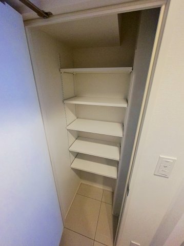 収納　シューズBOX