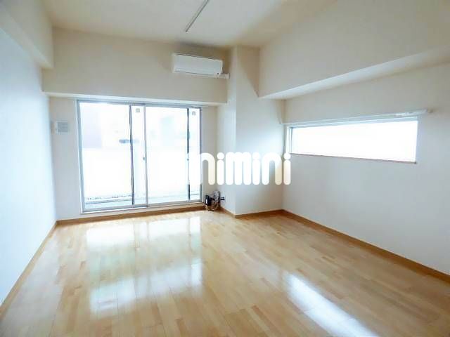 居室・リビング　１１帖の広めのお部屋が魅力的