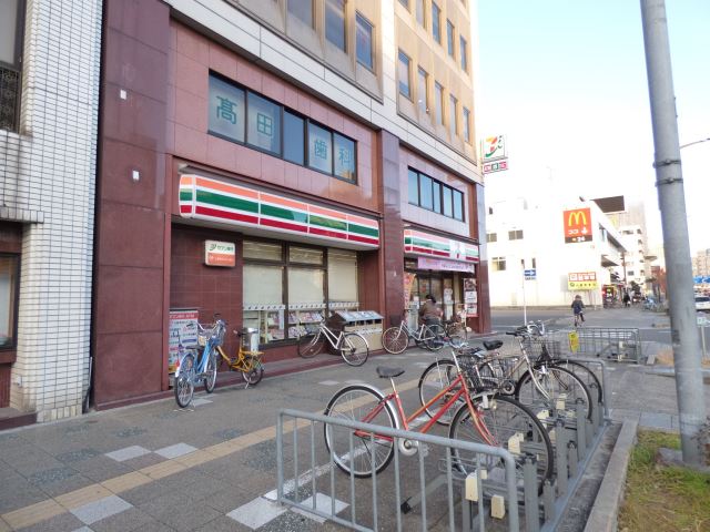 コンビニ　セブンイレブン（コンビニ）まで210m