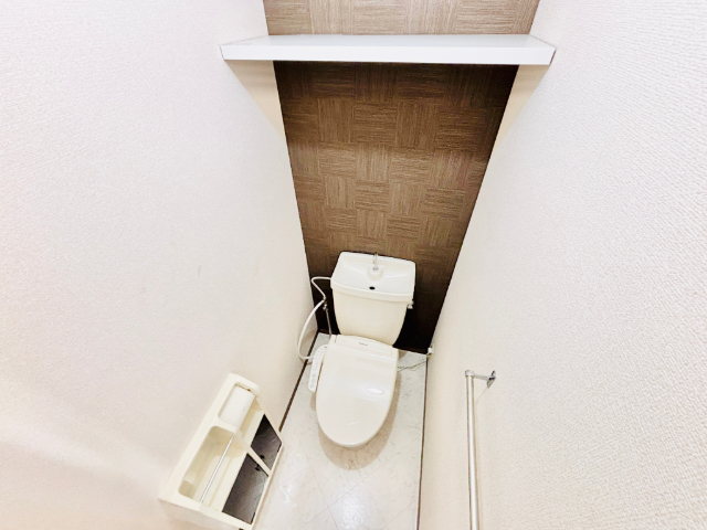 トイレ　同一建物内２０６号室内装写真転載