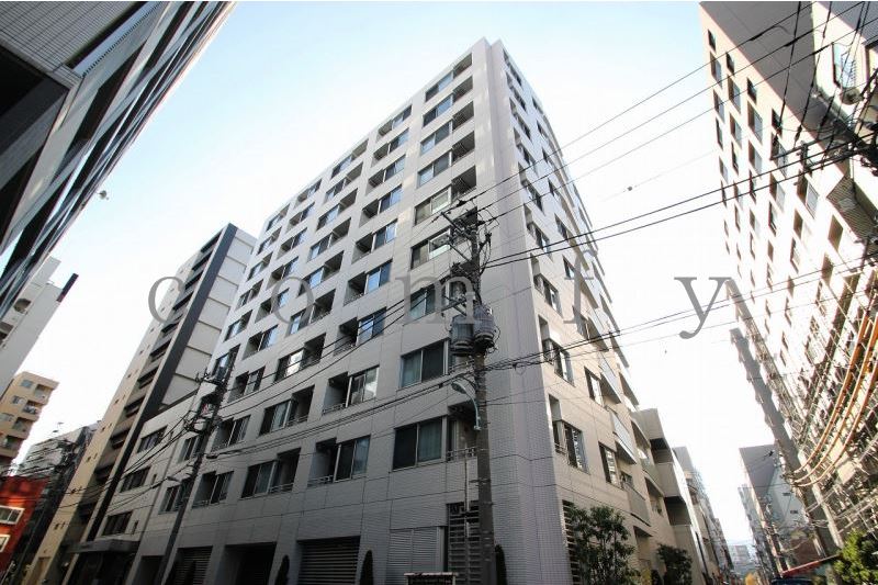建物外観　タイル貼りの重厚感のある外観